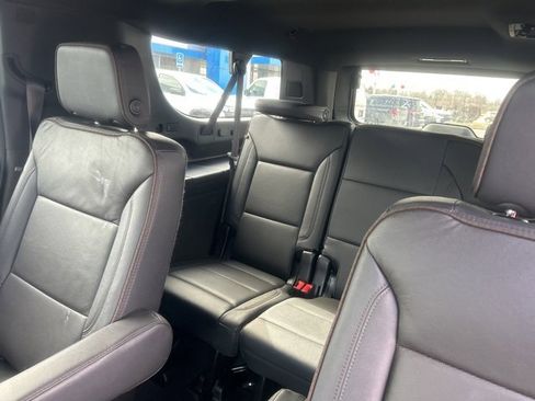 Used 2024 Chevrolet Suburban High Country w/ Advanced Technology Package image 11