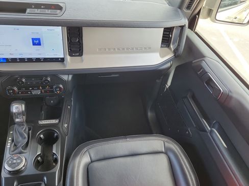 Certified 2025 Ford Bronco Outer Banks AWD/4WD image 14