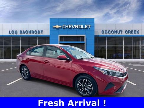 Used 2024 Kia Forte LXS image 2