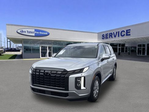 Certified 2023 Hyundai Palisade SE w/ Cargo Package AWD/4WD image 4