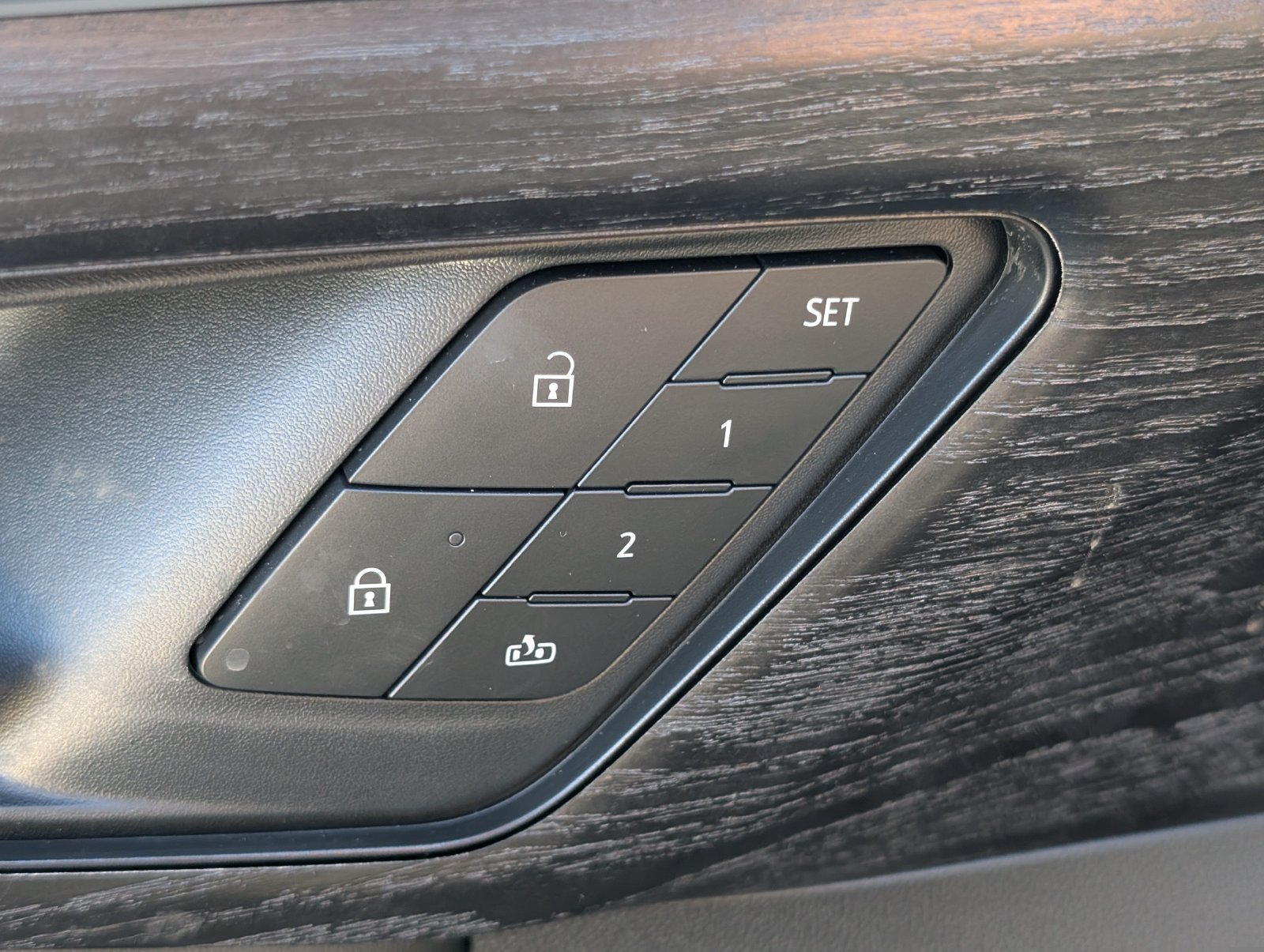 New 2027 Chevrolet Traverse High Country w/ LPO, Floor Liner Package AWD/4WD image 19