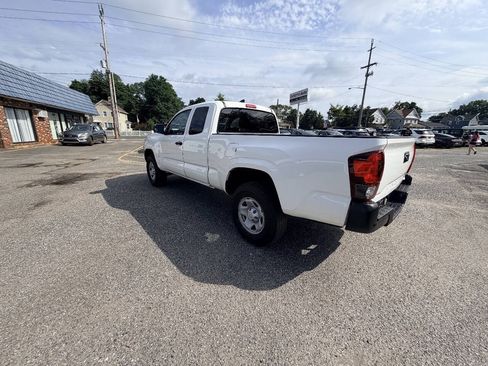 Used 2019 Toyota Tacoma SR RWD image 42