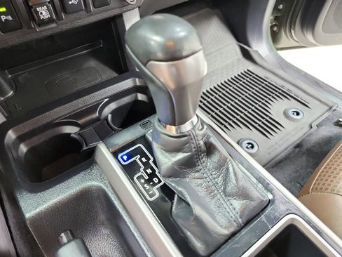 Used 2021 Toyota Tacoma Limited AWD/4WD image 29