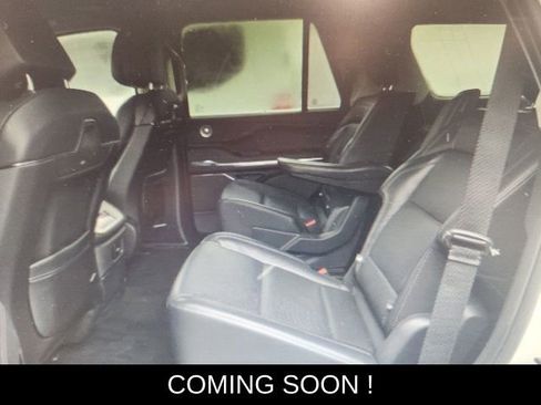 Used 2025 Lincoln Navigator Reserve image 17