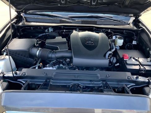 Used 2023 Toyota Tacoma SR5 AWD/4WD image 29