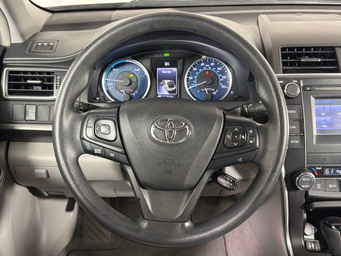 Used 2017 Toyota Camry LE image 23