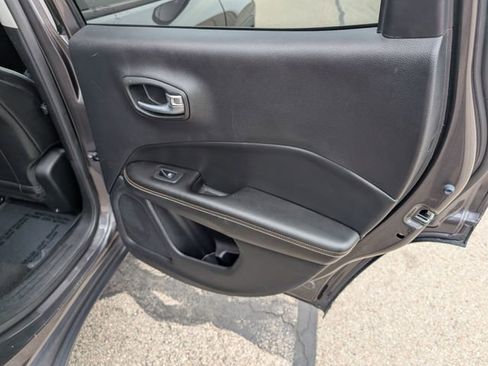 Used 2020 Jeep Compass Latitude image 7