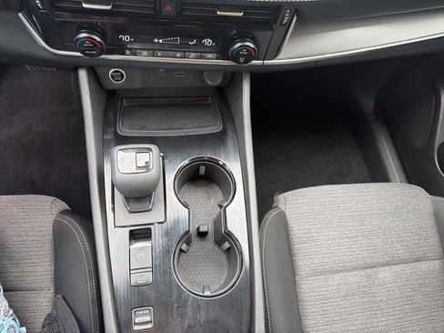 Used 2023 Nissan Rogue SV image 15