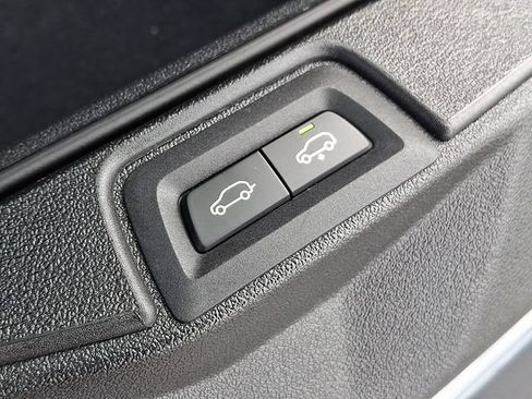 Used 2022 BMW X7 xDrive40i w/ M Sport Package AWD/4WD image 35