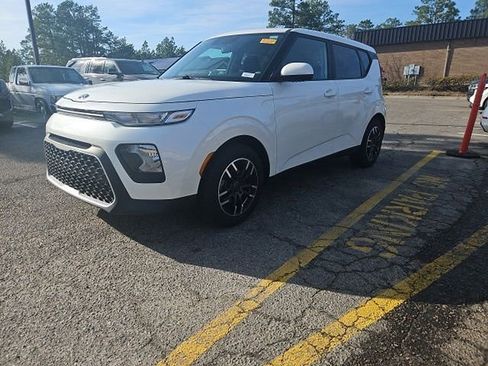 Certified 2021 Kia Soul LX image 2
