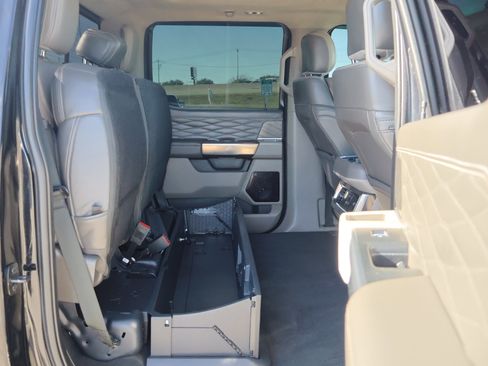 Certified 2025 Ford F350 Platinum w/ Platinum Plus Package image 39