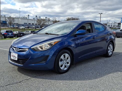 Used 2016 Hyundai Elantra SE image 3