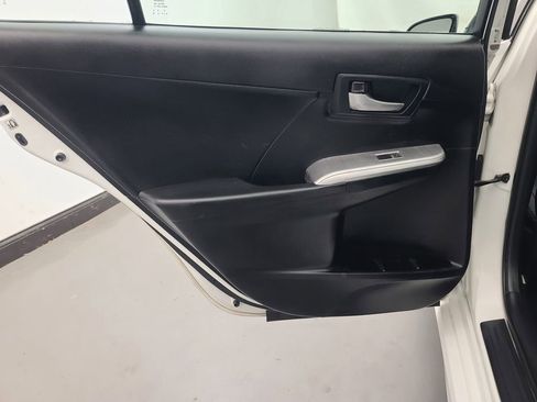 Used 2013 Toyota Camry SE image 18