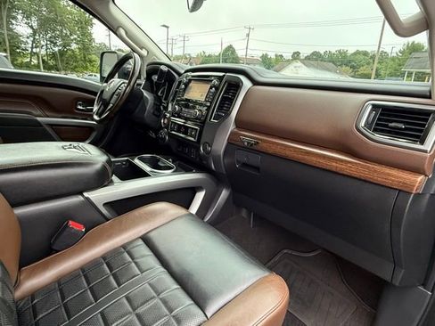 Used 2018 Nissan Titan Platinum Reserve w/ Platinum Utility Package image 17