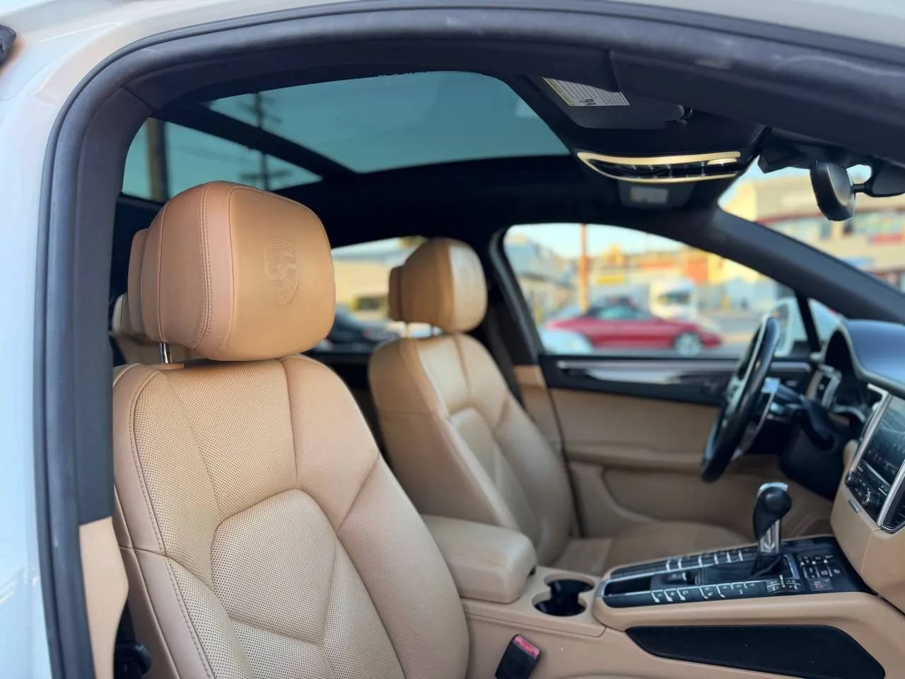 Used 2017 Porsche Macan AWD/4WD image 43