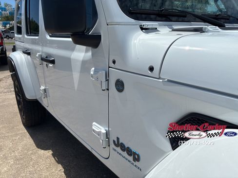 Used 2025 Jeep Wrangler Unlimited Sahara w/ Safety Group image 3