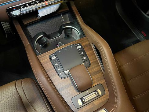 New 2026 Mercedes-Benz GLS 580 4MATIC image 32