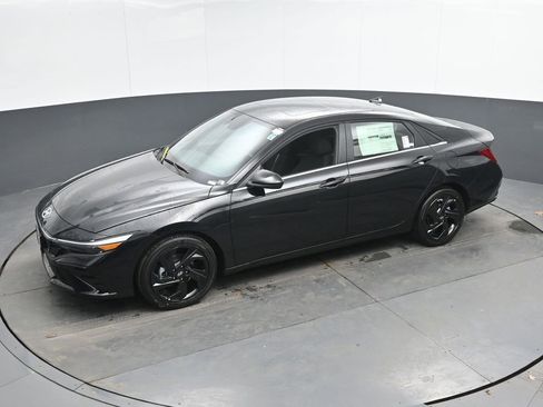 New 2026 Hyundai Elantra SEL Sport Premium FWD image 35