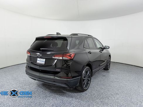 Used 2023 Chevrolet Equinox RS FWD image 7