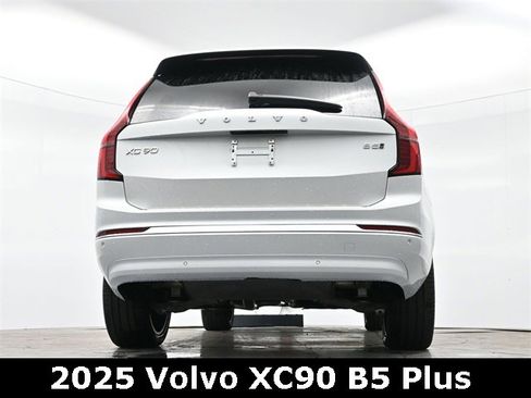 Used 2025 Volvo XC90 B5 Plus w/ Protection Package Premier image 31