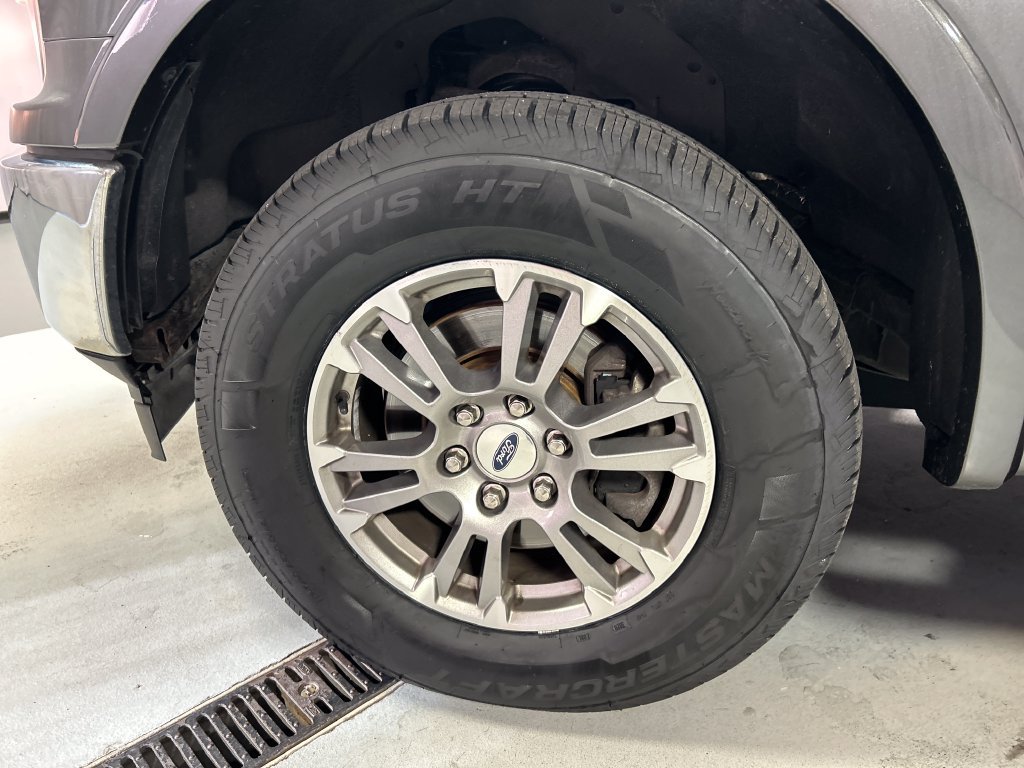 Used 2018 Ford F150 Lariat w/ Equipment Group 501A Mid AWD/4WD image 9
