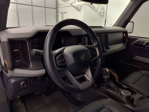 Used 2021 Ford Bronco Badlands w/ Sasquatch Package AWD/4WD image 4