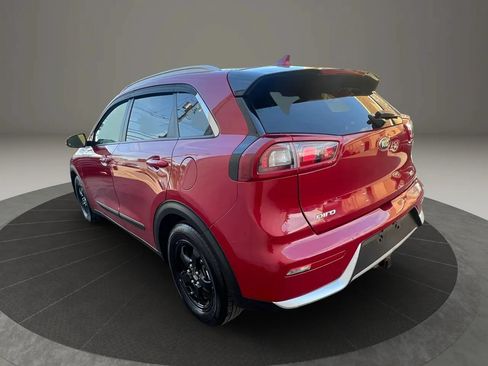Used 2017 Kia Niro EX FWD image 7