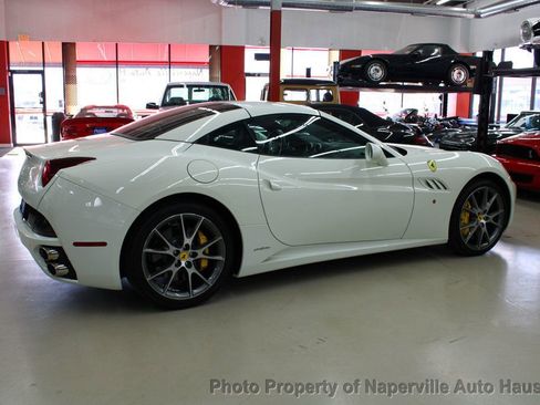 Used 2013 Ferrari California image 77