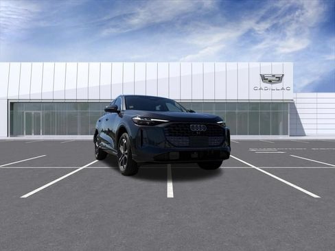 Used 2025 Audi Q5 Premium Plus w/ Premium Plus AWD/4WD image 8