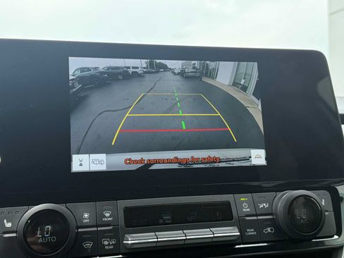 Used 2024 Toyota Grand Highlander AWD image 26