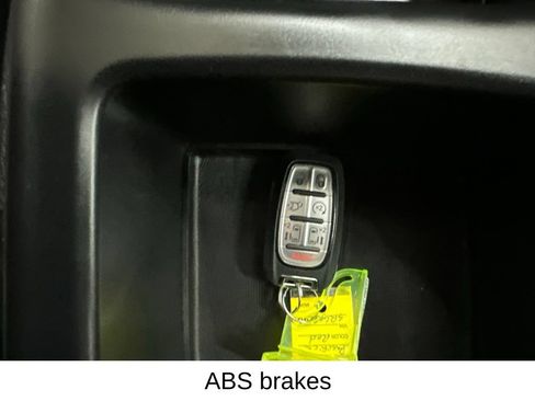 Used 2025 Chrysler Pacifica Select FWD image 37