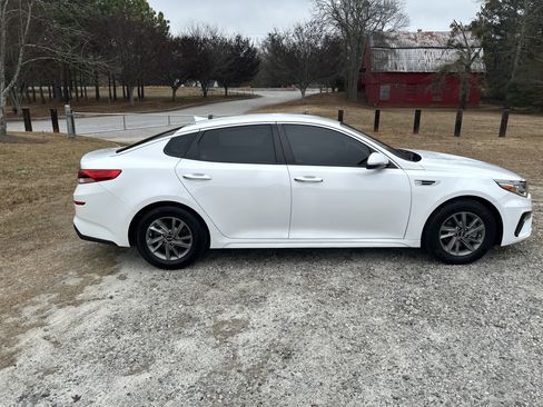 Used 2020 Kia Optima LX image 4