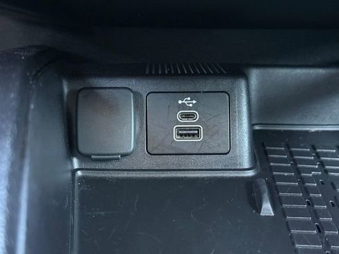 Used 2025 Ford Bronco Sport Badlands image 12