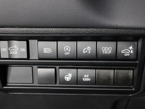 Used 2023 Toyota Tundra Platinum AWD/4WD image 22