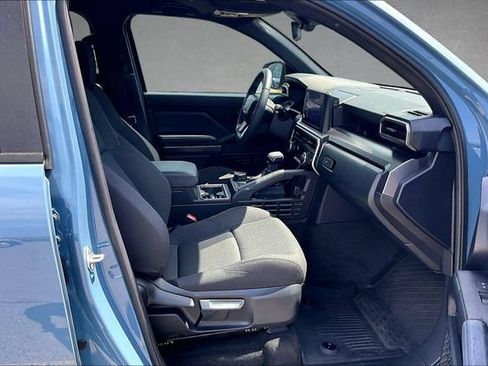 Used 2025 Toyota 4Runner SR5 AWD/4WD image 5