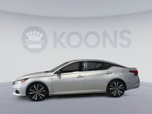 Used 2020 Nissan Altima 2.5 SR w/ Premium Package FWD image 7