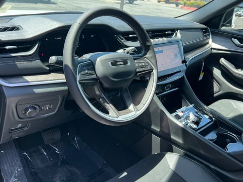 New 2026 Jeep Grand Cherokee L 4WD image 17