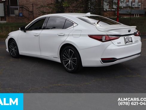 Used 2022 Lexus ES 300h w/ Premium Package image 9