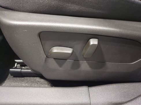 Used 2022 Buick Envision Essence w/ Sport Touring Package image 17