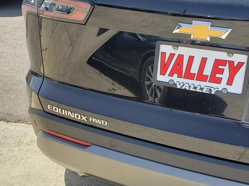 New 2027 Chevrolet Equinox LT w/ Convenience Package II AWD/4WD image 12