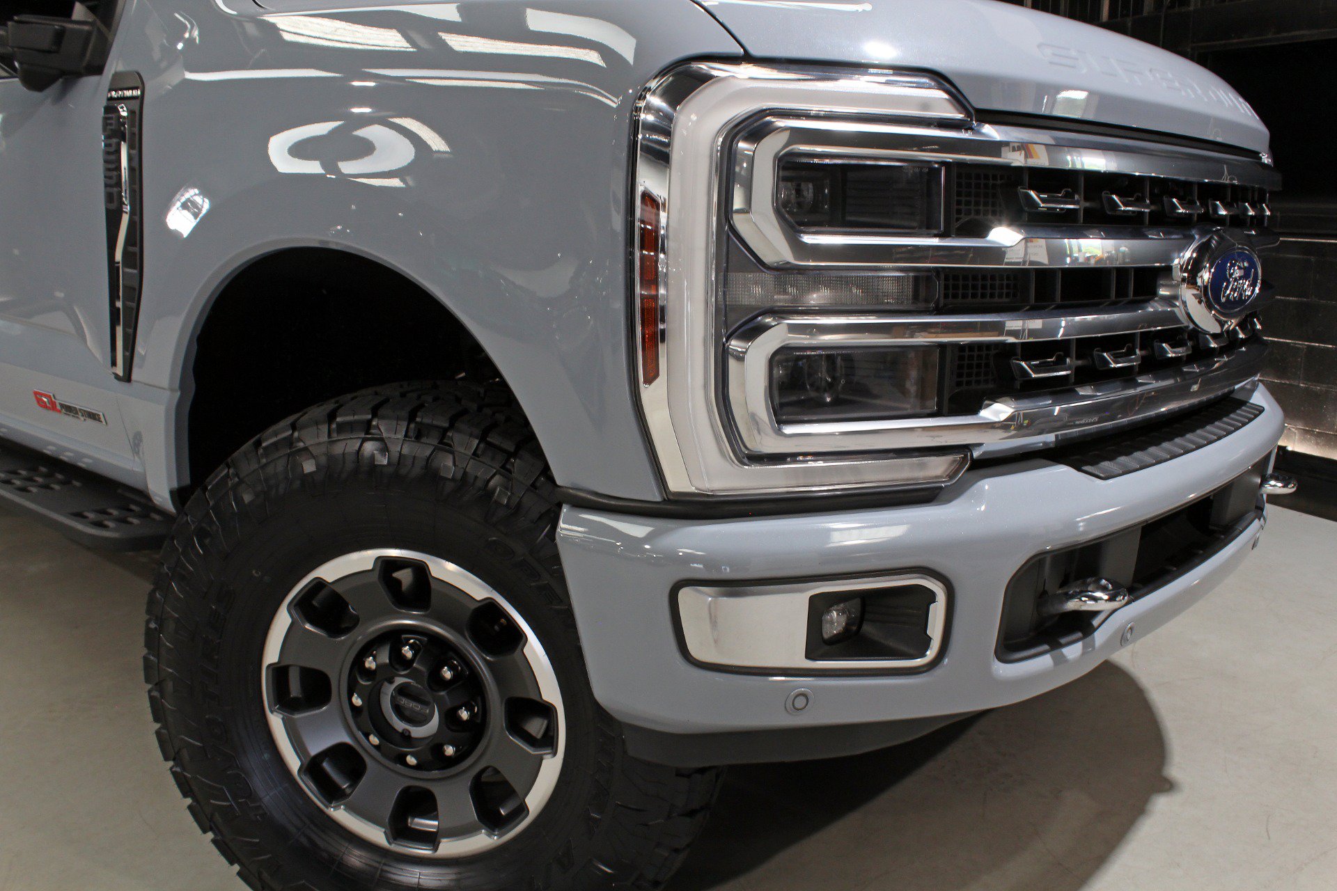 Used 2024 Ford F250 Platinum w/ Tremor Off-Road Package AWD/4WD image 11