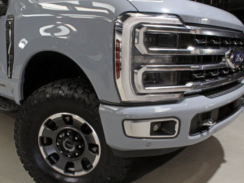 Used 2024 Ford F250 Platinum w/ Tremor Off-Road Package AWD/4WD image 11