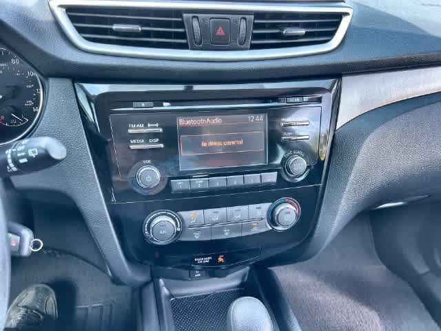Used 2016 Nissan Rogue S FWD image 18