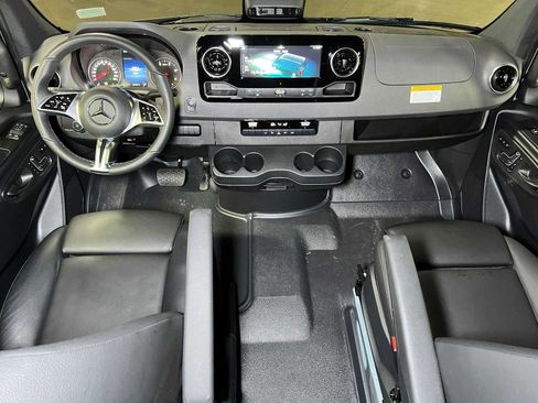 Used 2026 Mercedes-Benz Sprinter 2500 image 43
