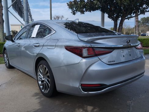 Used 2025 Lexus ES 300h ES 300h Luxury w/ Technology Package image 8