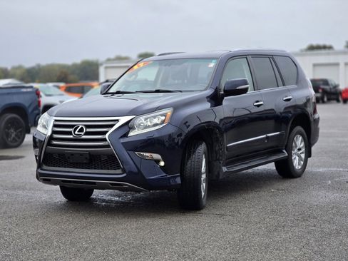 Used 2017 Lexus GX 460 image 3