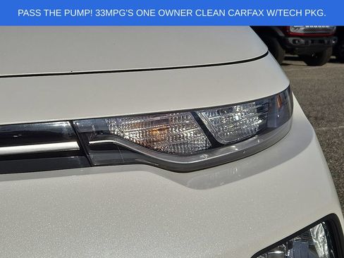 Used 2022 Kia Soul LX w/ Technology Package FWD image 9