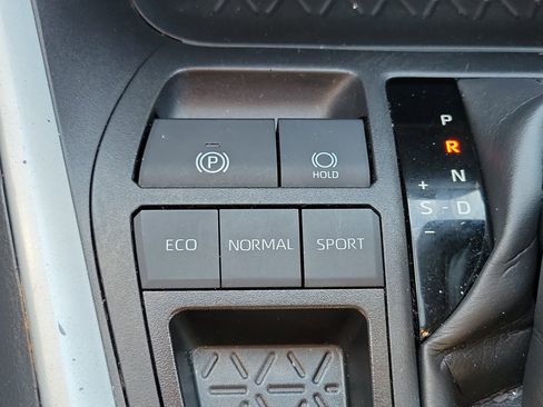 Used 2024 Toyota RAV4 XLE image 26