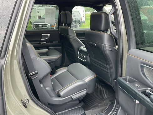 Used 2025 Ford Expedition Tremor AWD/4WD image 28