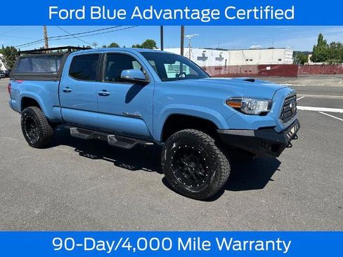Used 2019 Toyota Tacoma TRD Sport w/ TRD Premium Sport Package AWD/4WD image 10
